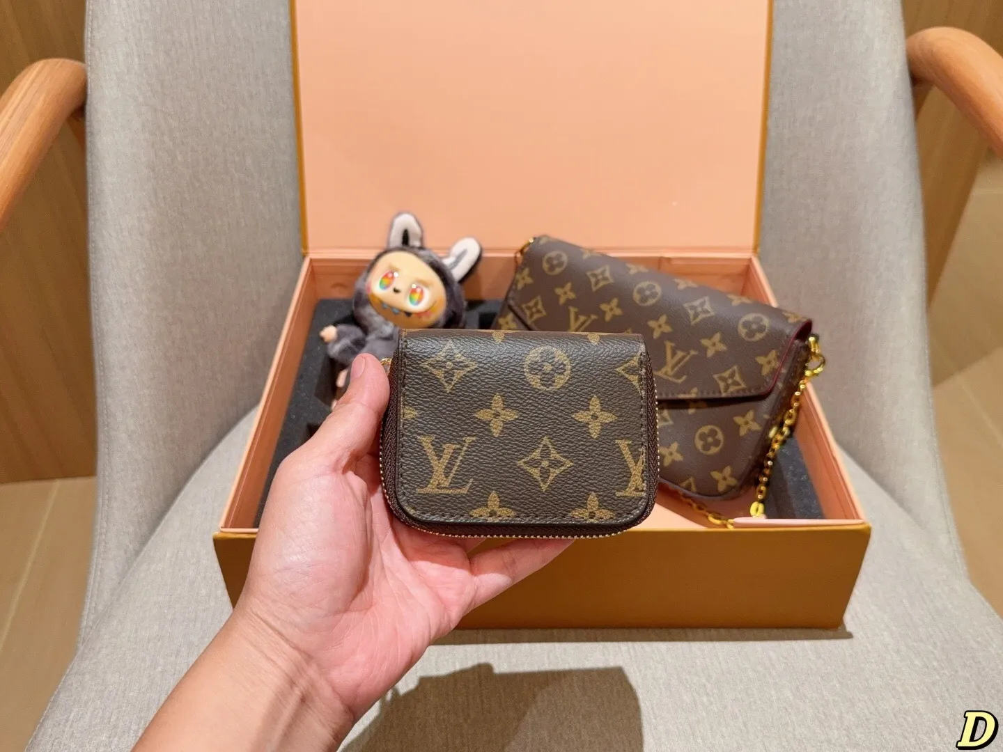 All Categories Official Website "Brand Women's Bags" Women's Bags 💙 LV 2025 new LV three-piece set ~ three-in-one ➕ coin purse ➕ labubu pendant