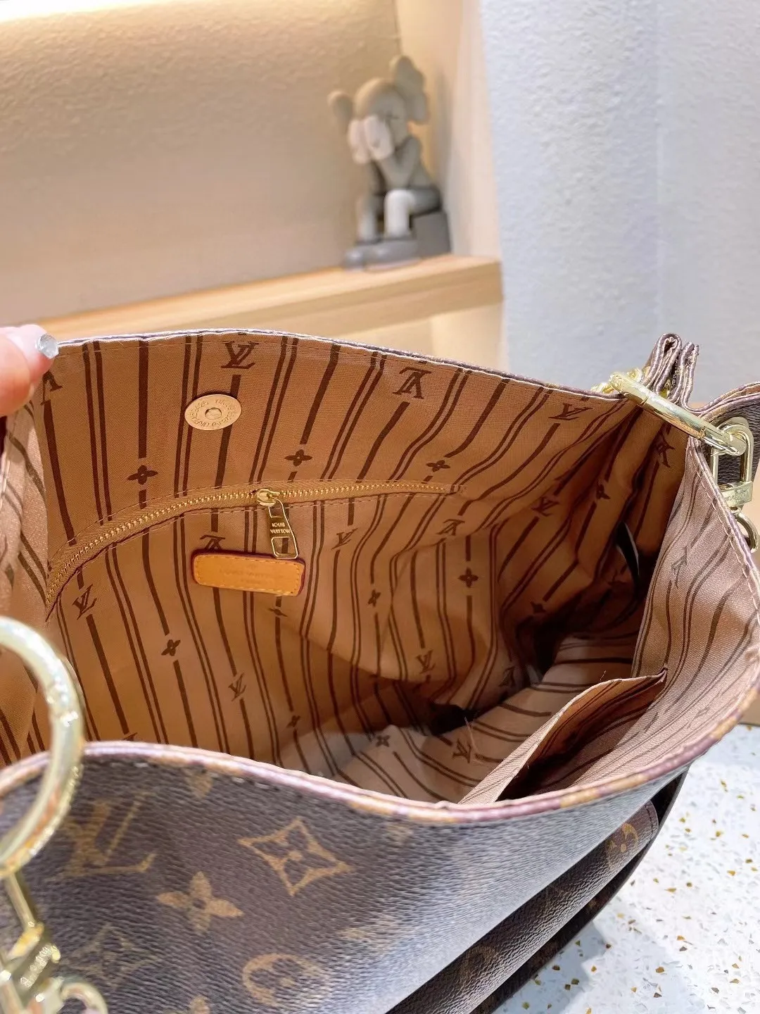 All categories Official website "Brand Women's Bags" Women's Bags 💙 LV fine imitation LV, high imitation LV bags, LV crossbody bags, 2023 official latest version LV crossbody bags, LV bag factory, recommended bags, size: 30-32CM