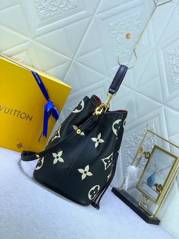 All Categories Official Website "Brand Women's Bags" Women's Bags 💙 LV 2024 New LV Crossbody Bag