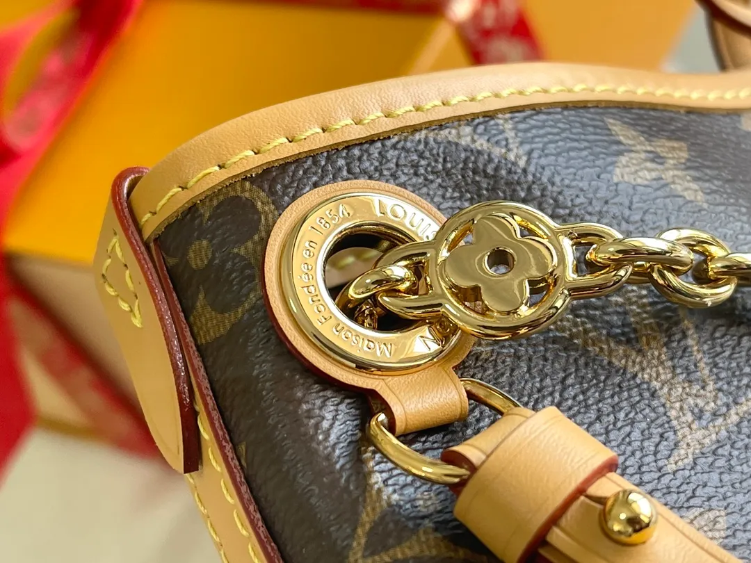 All Categories 💚 Authentic Grade Bags 💚 LV 2026 New LV Top Replica Crossbody Shoulder Bag