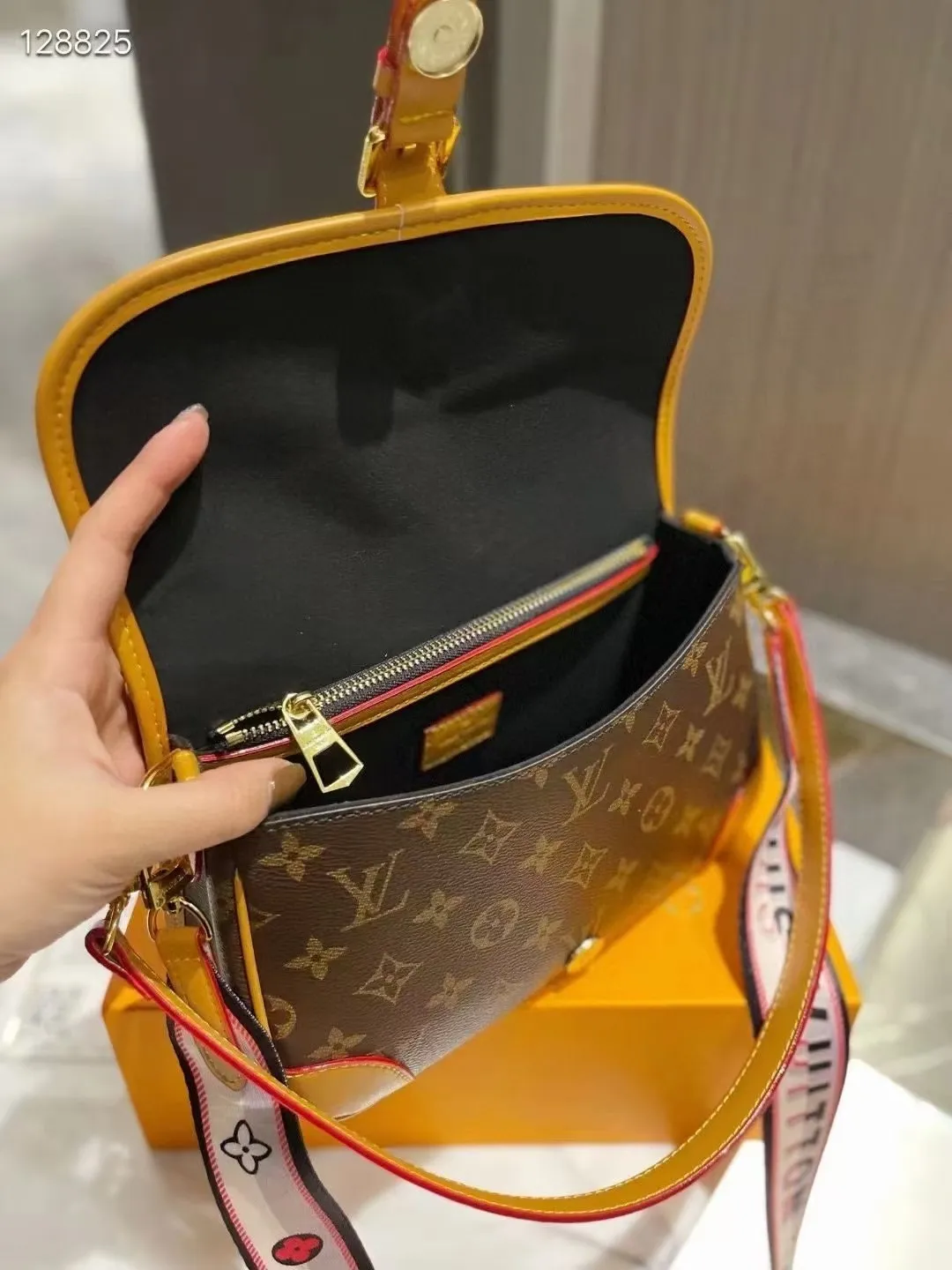 All categories Official website "Brand Women's Bags" Women's Bags 💙 LV fine imitation LV, high imitation LV bags, LV crossbody bags, 2023 official latest version LV crossbody bags, LV bag factory, recommended bags, size: 25-9-15CM