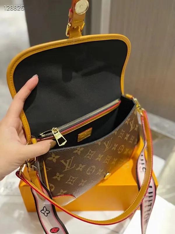 All categories Official website "Brand Women's Bags" Women's Bags 💙 LV fine imitation LV, high imitation LV bags, LV crossbody bags, 2023 official latest version LV crossbody bags, LV bag factory, recommended bags, size: 25-9-15CM