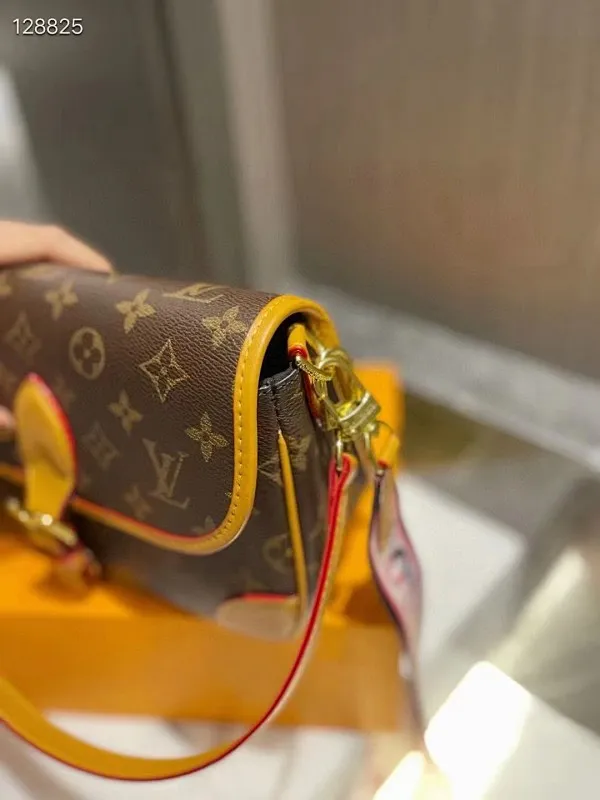 All categories Official website "Brand Women's Bags" Women's Bags 💙 LV fine imitation LV, high imitation LV bags, LV crossbody bags, 2023 official latest version LV crossbody bags, LV bag factory, recommended bags, size: 25-9-15CM
