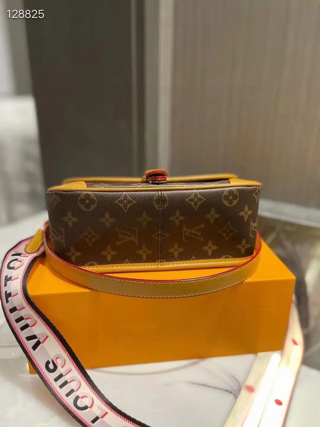 All categories Official website "Brand Women's Bags" Women's Bags 💙 LV fine imitation LV, high imitation LV bags, LV crossbody bags, 2023 official latest version LV crossbody bags, LV bag factory, recommended bags, size: 25-9-15CM