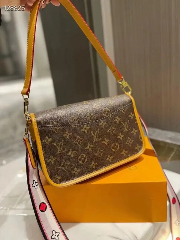 All categories Official website "Brand Women's Bags" Women's Bags 💙 LV fine imitation LV, high imitation LV bags, LV crossbody bags, 2023 official latest version LV crossbody bags, LV bag factory, recommended bags, size: 25-9-15CM