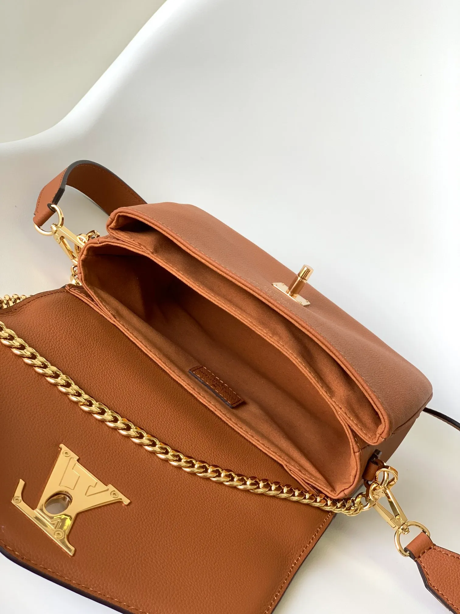 All Categories Official Website "Brand Women's Bags" Women's Bags 💙 LV 2026 New LV Crossbody Bag