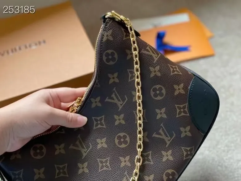 All categories Official website "Brand Women's Bags" Women's Bags 💙 LV fine imitation LV, high imitation LV bags, LV crossbody bags, 2023 official latest version LV croissant bag, LV bag factory, recommended bags, size: 29CM