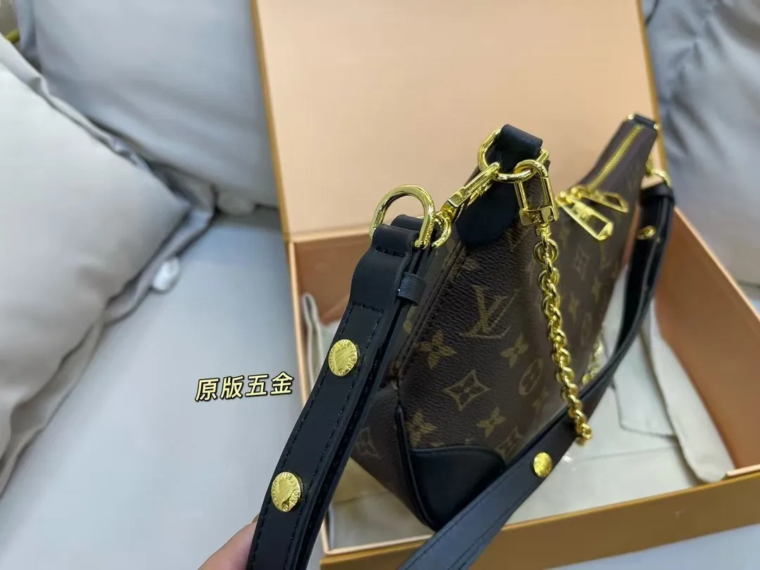 All categories Official website "Brand Women's Bags" Women's Bags 💙 LV fine imitation LV, high imitation LV bags, LV crossbody bags, 2023 official latest version LV croissant bag, LV bag factory, recommended bags, size: 29CM