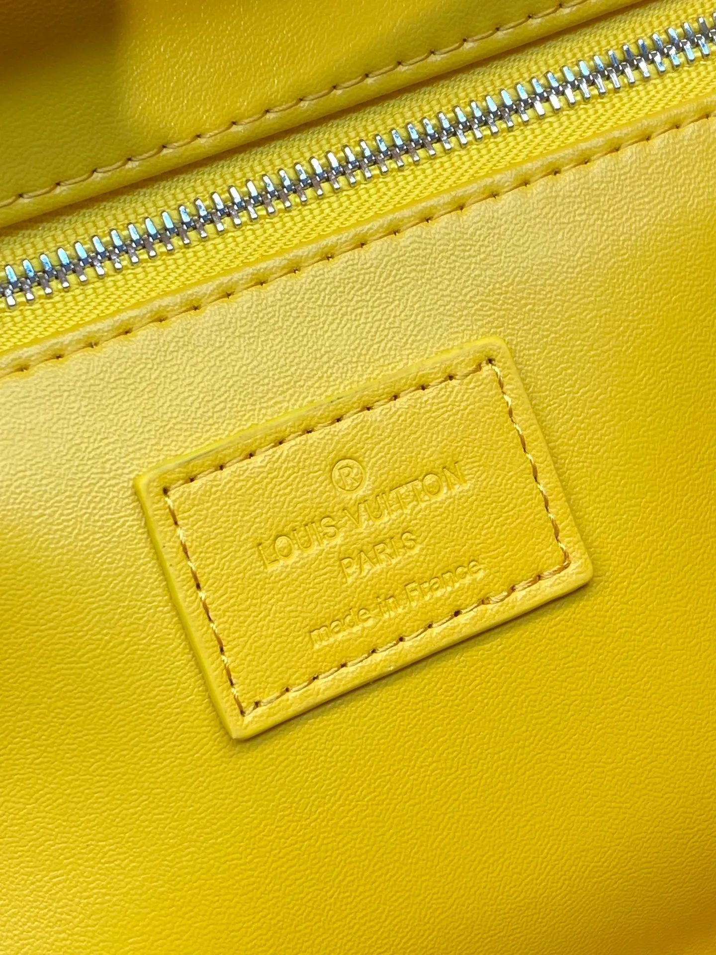 All categories Official website "Brand Women's Bags" Women's Bags 💙 LV 2025 new LV toiletry bag