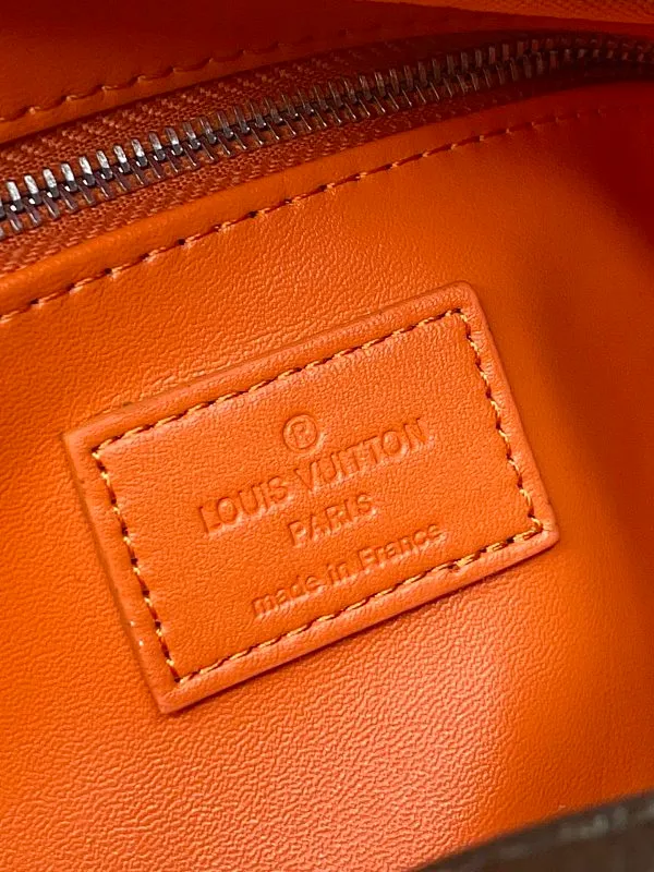 All categories Official website "Brand Women's Bags" Women's Bags 💙 LV 2025 new LV toiletry bag