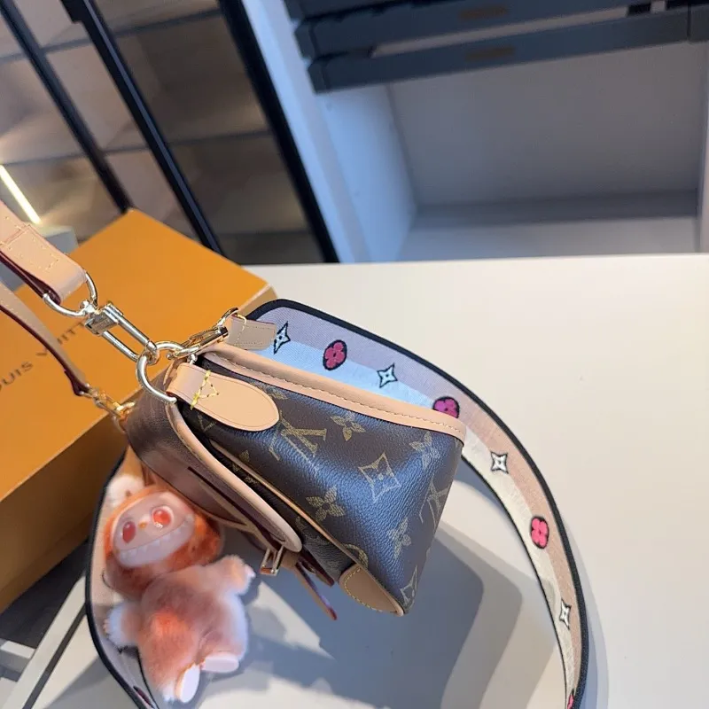All Categories Official Website "Brand Women's Bags" Women's Bags 💙 LV 2025 New LV Crossbody Bag