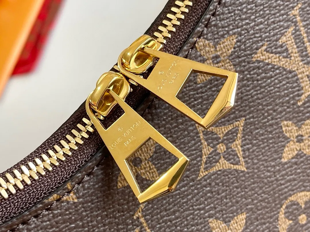 All Categories 💚 Authentic Grade Bags 💚 LV 2026 New LV Top Replica Crossbody Shoulder Bag