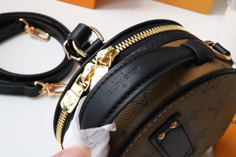 All categories Official website "Brand Women's Bags" Women's Bags 💙 LV replica LV, fine imitation LV bags, LV shoulder bags, 2023 official latest version LV crossbody bag, bag factory, original material, size: 13-12-6.5CM