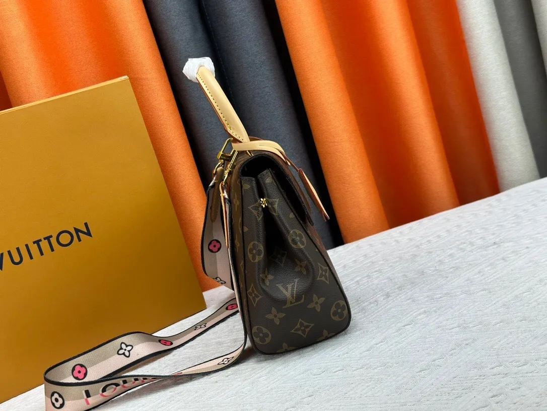All Categories Official Website "Brand Women's Bags" Women's Bags 💙 LV 2024 New LV Crossbody Bag