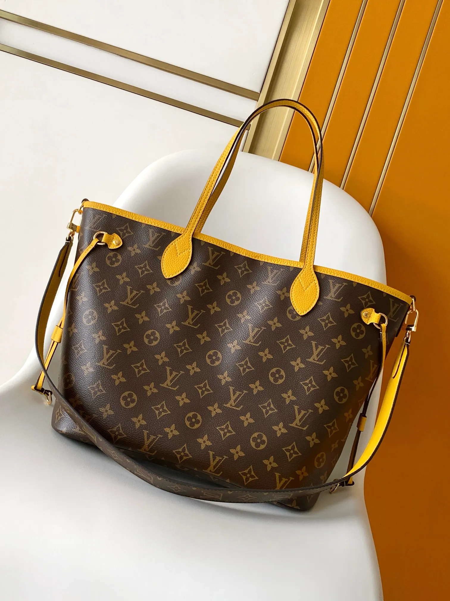 All categories Official website "Brand Women's Bags" Women's Bags 💙 LV 2026 new LV hand-held crossbody bag