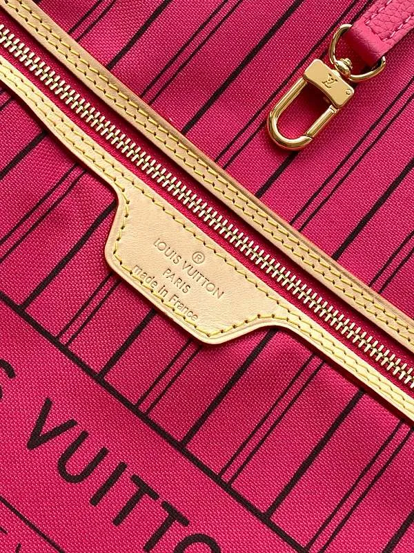 All categories Official website "Brand Women's Bags" Women's Bags 💙 LV 2026 new LV hand-held crossbody bag