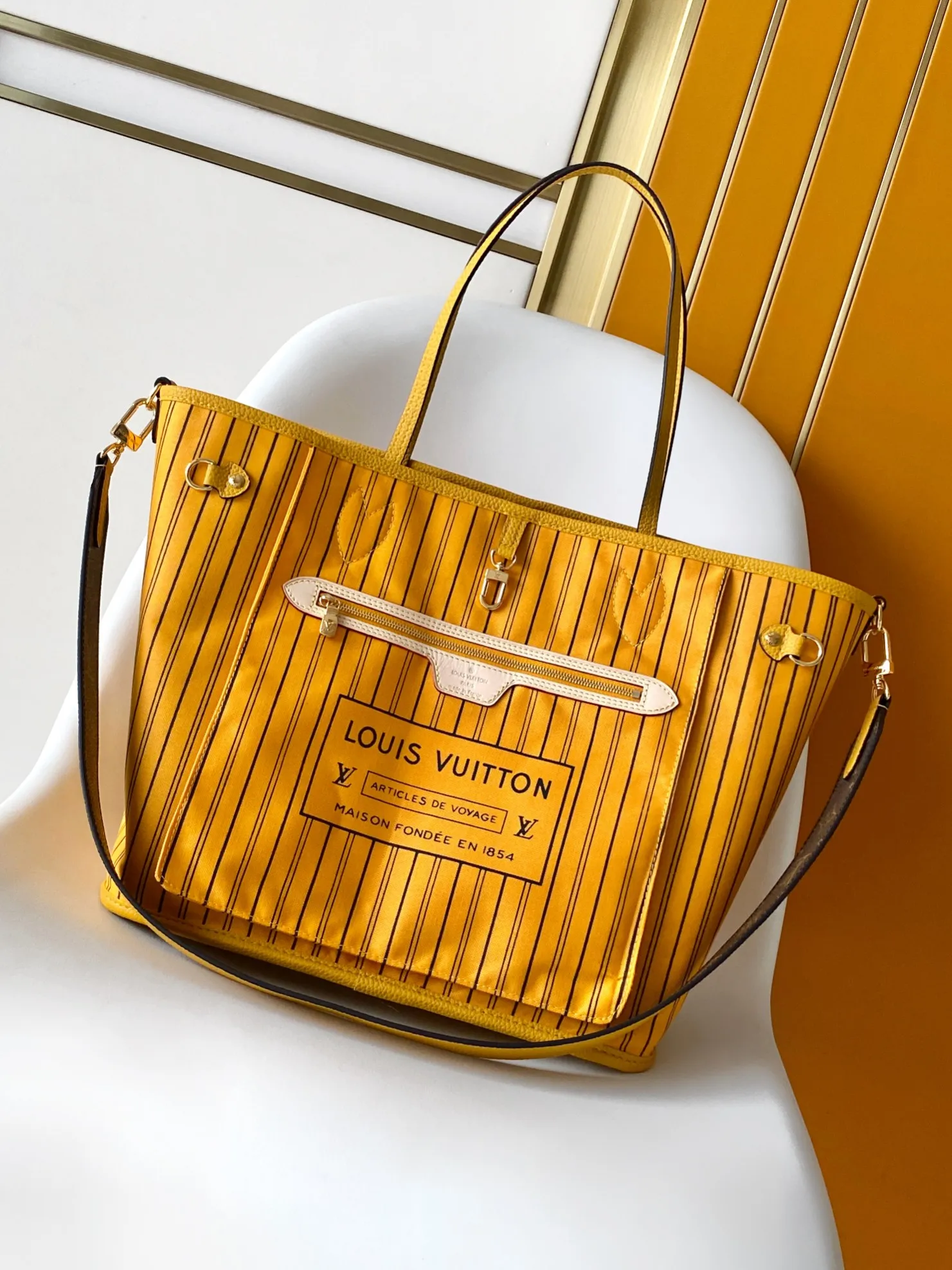 All categories Official website "Brand Women's Bags" Women's Bags 💙 LV 2026 new LV hand-held crossbody bag