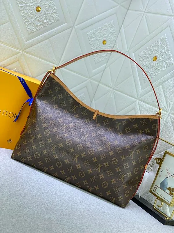 All Categories Official Website "Brand Women's Bags" Women's Bags 💙 LV Upgraded Original Presbyopia CARRYALL Handbags Inspired by the retro details of the archives. What is particularly commendable is the detachable zipper clutch, which can be used alone as a delicate clutch or as an extra pocket. Bright lining tone in Monogram Classic Sail