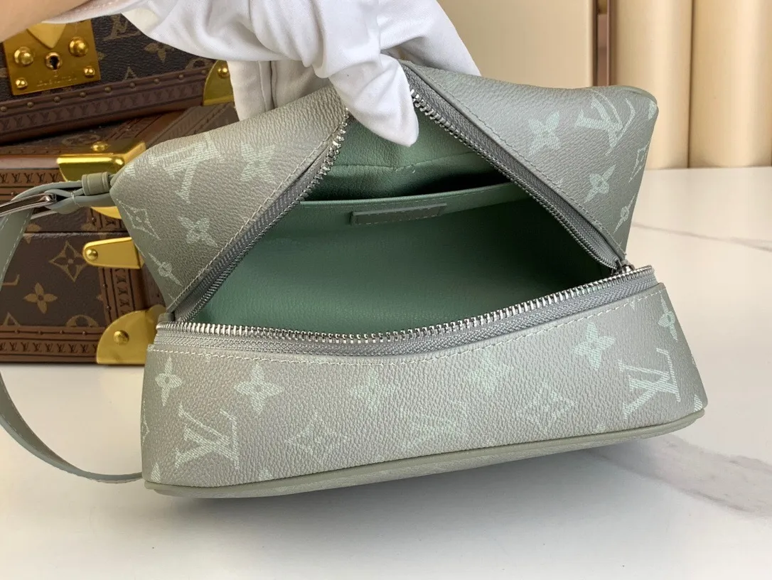 All categories 💚 Authentic bags 💚 LV 2024 official website new LV toiletry bag