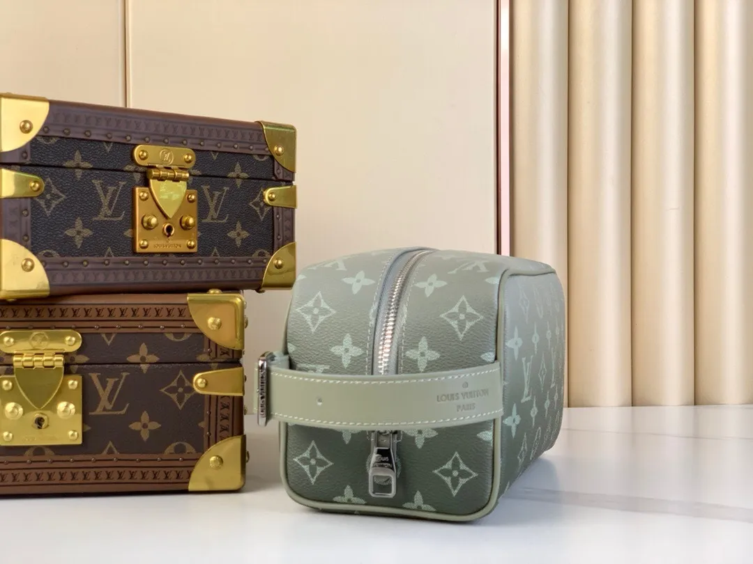 All categories 💚 Authentic bags 💚 LV 2024 official website new LV toiletry bag