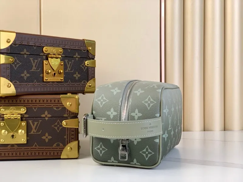 All categories 💚 Authentic bags 💚 LV 2024 official website new LV toiletry bag