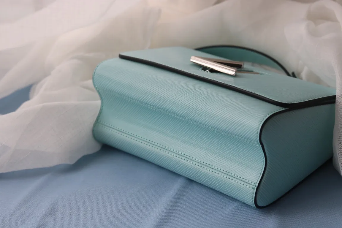 All Categories Official Website "Brand Women's Bags" Women's Bags 💙 LV 2023 New LV Crossbody Bag