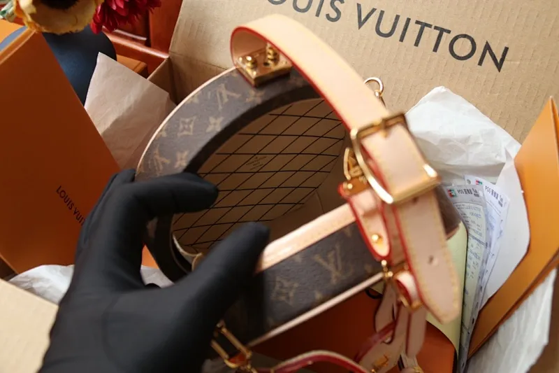 All categories Official website "Brand Women's Bags" Women's Bags 💙 LV replica LV, fine imitation LV bags, LV shoulder bags, 2023 official latest version LV crossbody bag, bag factory, original material, size: 7.5-16.5-7.5CM