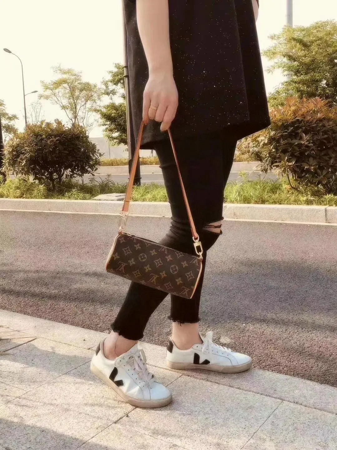 All categories Official website "Brand Women's Bags" Women's Bags 💙 LV fine imitation LV, high imitation LV bags, LV crossbody bags, 2023 official latest version LV crossbody bags, LV bag factory, recommended bags, size: 20-9CM