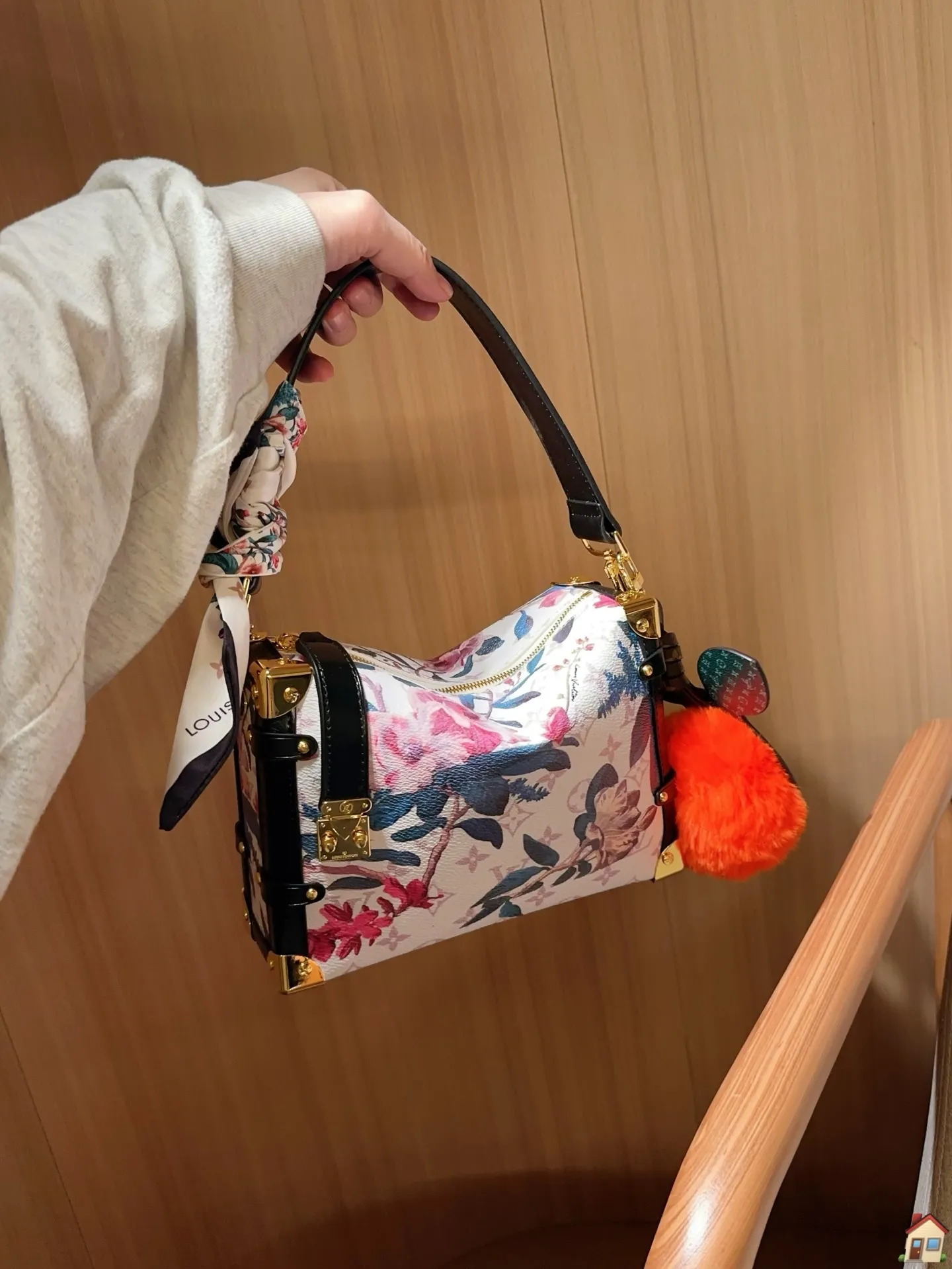 All categories Official website "Brand Women's Bags" Women's Bags 💙 LV 2025 new LV armpit bag