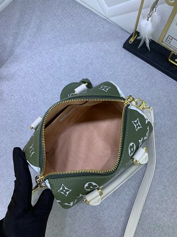 All categories Official website "Brand Women's Bags" Women's Bags 💙 LV replica LV, fine imitation LV bags, LV shoulder bags, 2023 official latest version LV pillow bag, bag factory, original material, size: 20.5-13.5-12CM