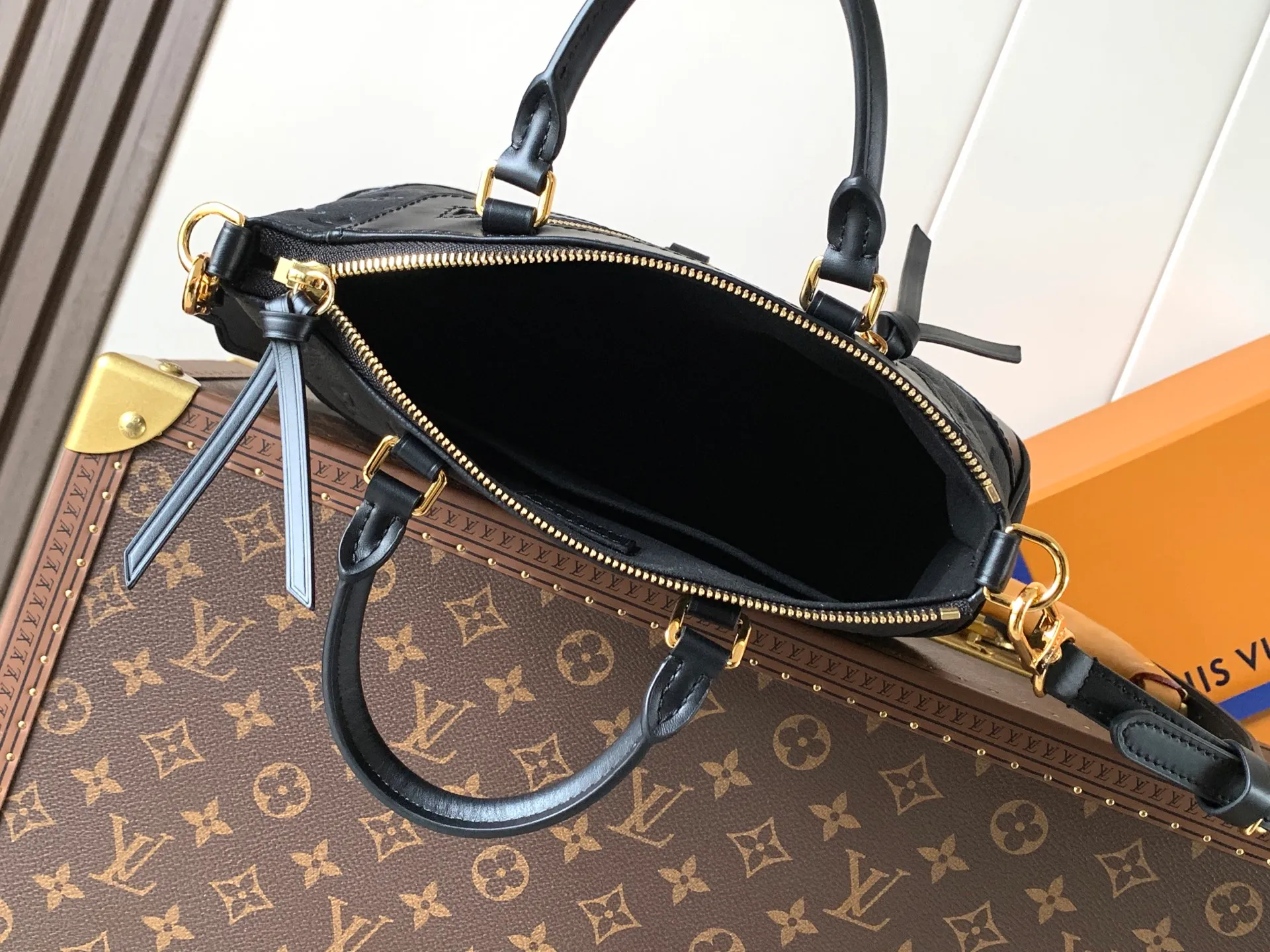 All Categories Official Website "Brand Women's Bags" Women's Bags 💙 LV 2026 Official Website New LV Crossbody Bag