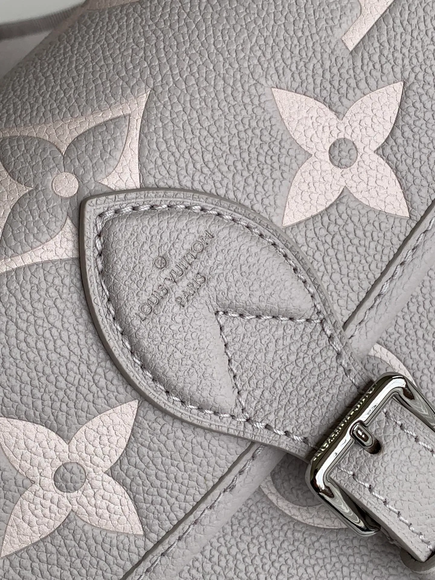 All Categories Official Website "Brand Women's Bags" Women's Bags 💙 LV 2026 New LV Crossbody Bag