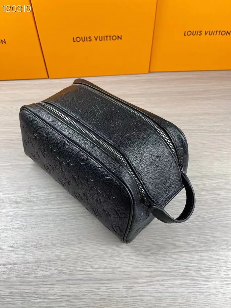 All categories Official website "Brand Women's Bags" Women's Bags 💙 LV 2025 new LV toiletry bag