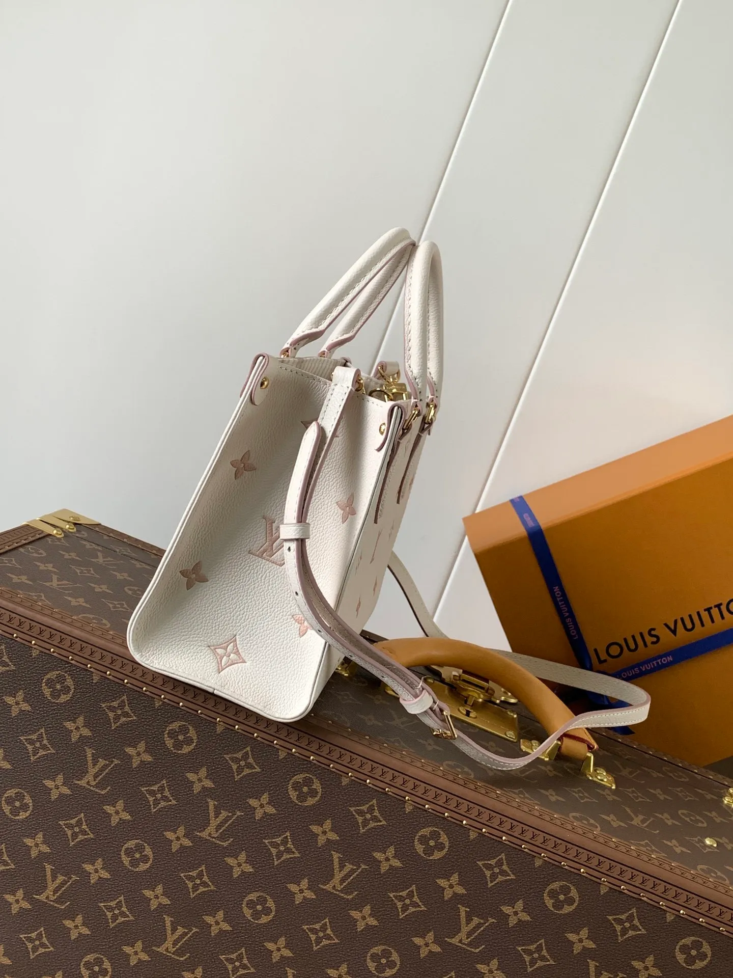 All Categories Official Website "Brand Women's Bags" Women's Bags 💙 LV 2026 New LV Crossbody Bag