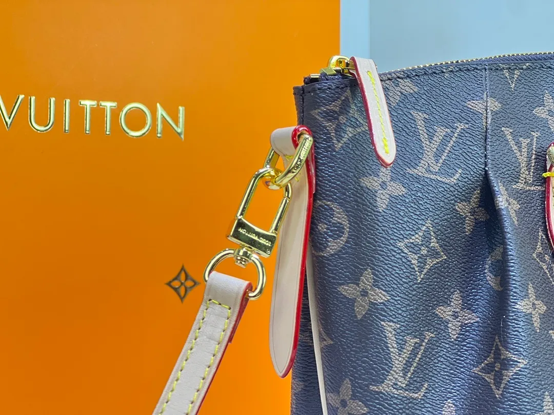 All categories Official website "Brand Women's Bags" Women's Bags 💙 LV 2022 official new LV handbag wholesale 58001800 High quality Size: 36-24-13CM