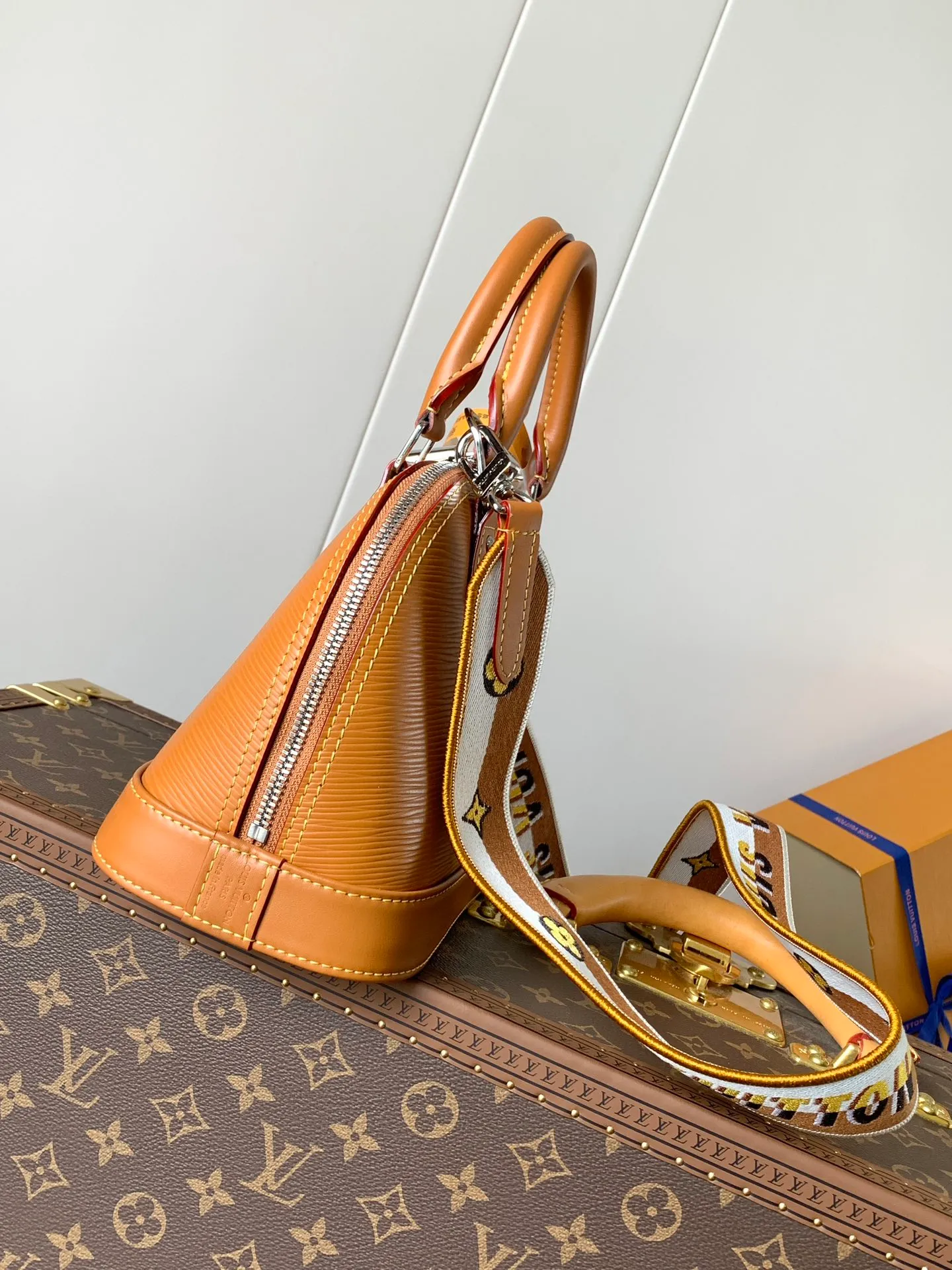 All Categories Official Website "Brand Women's Bags" Women's Bags 💙 LV 2026 New LV Crossbody Bag