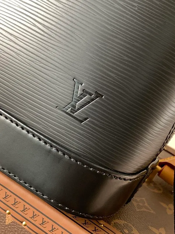 All Categories Official Website "Brand Women's Bags" Women's Bags 💙 LV 2026 New LV Crossbody Bag