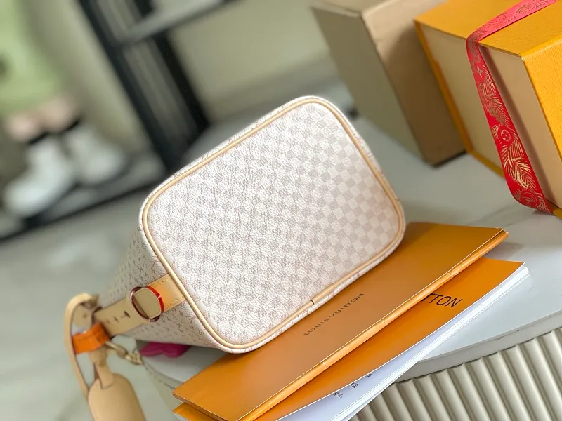 All Categories 💚 Authentic Grade Bags 💚 LV 2026 New LV Top Replica Crossbody Shoulder Bag