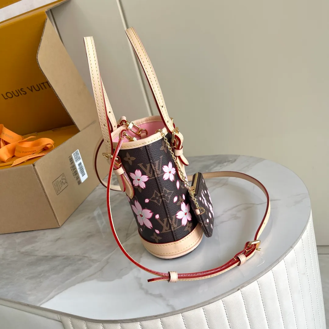 All Categories Official Website "Brand Women's Bags" Women's Bags 💙 LV LV 2026 New Crossbody Shoulder Bag