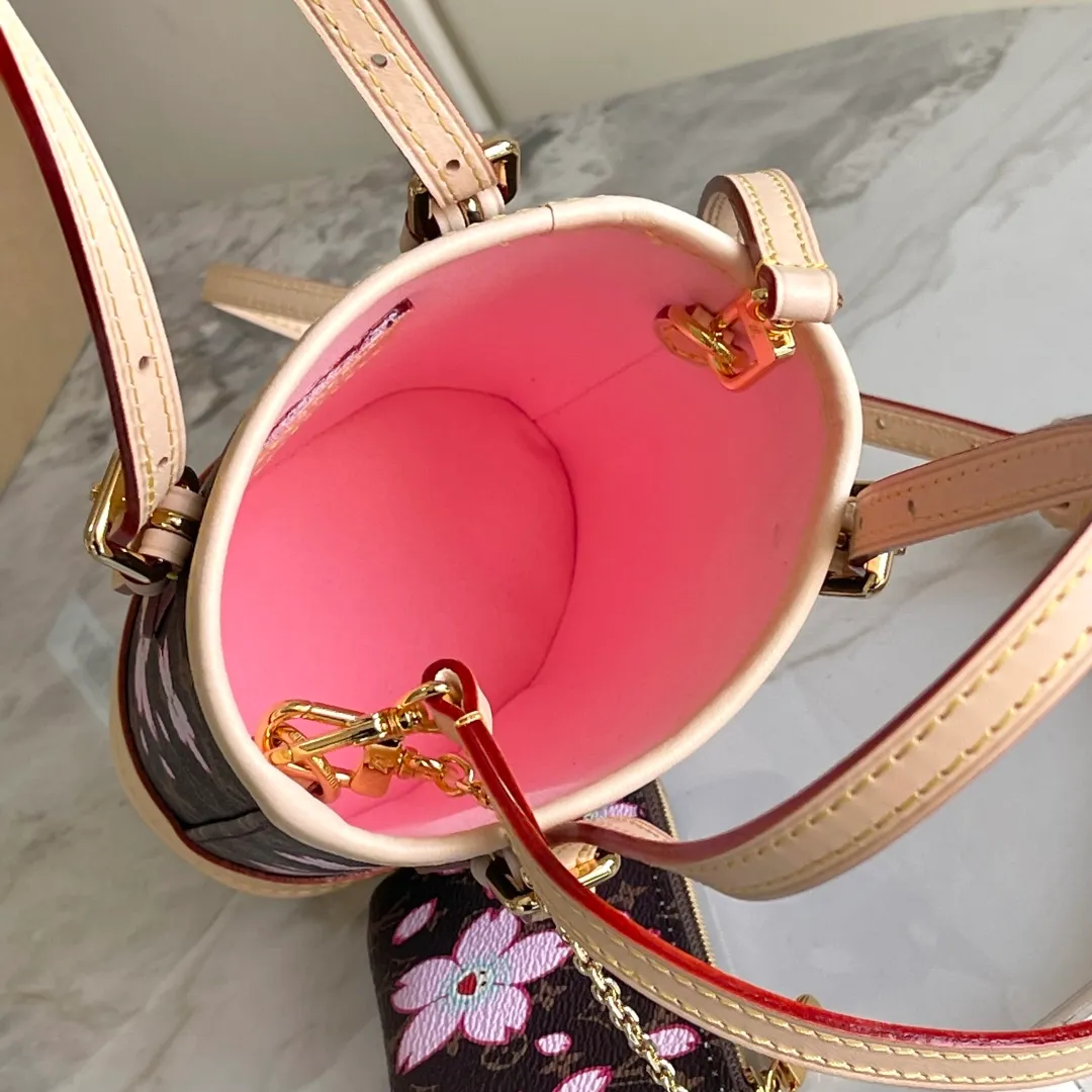 All Categories Official Website "Brand Women's Bags" Women's Bags 💙 LV LV 2026 New Crossbody Shoulder Bag