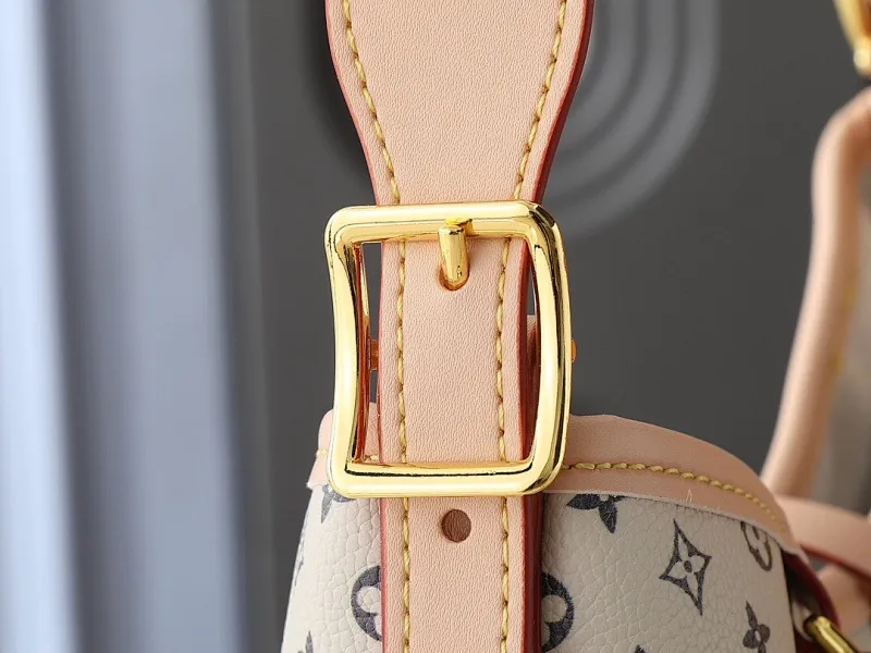 All Categories Official Website "Brand Women's Bags" Women's Bags 💙 LV 2025 New LV Crossbody Bag