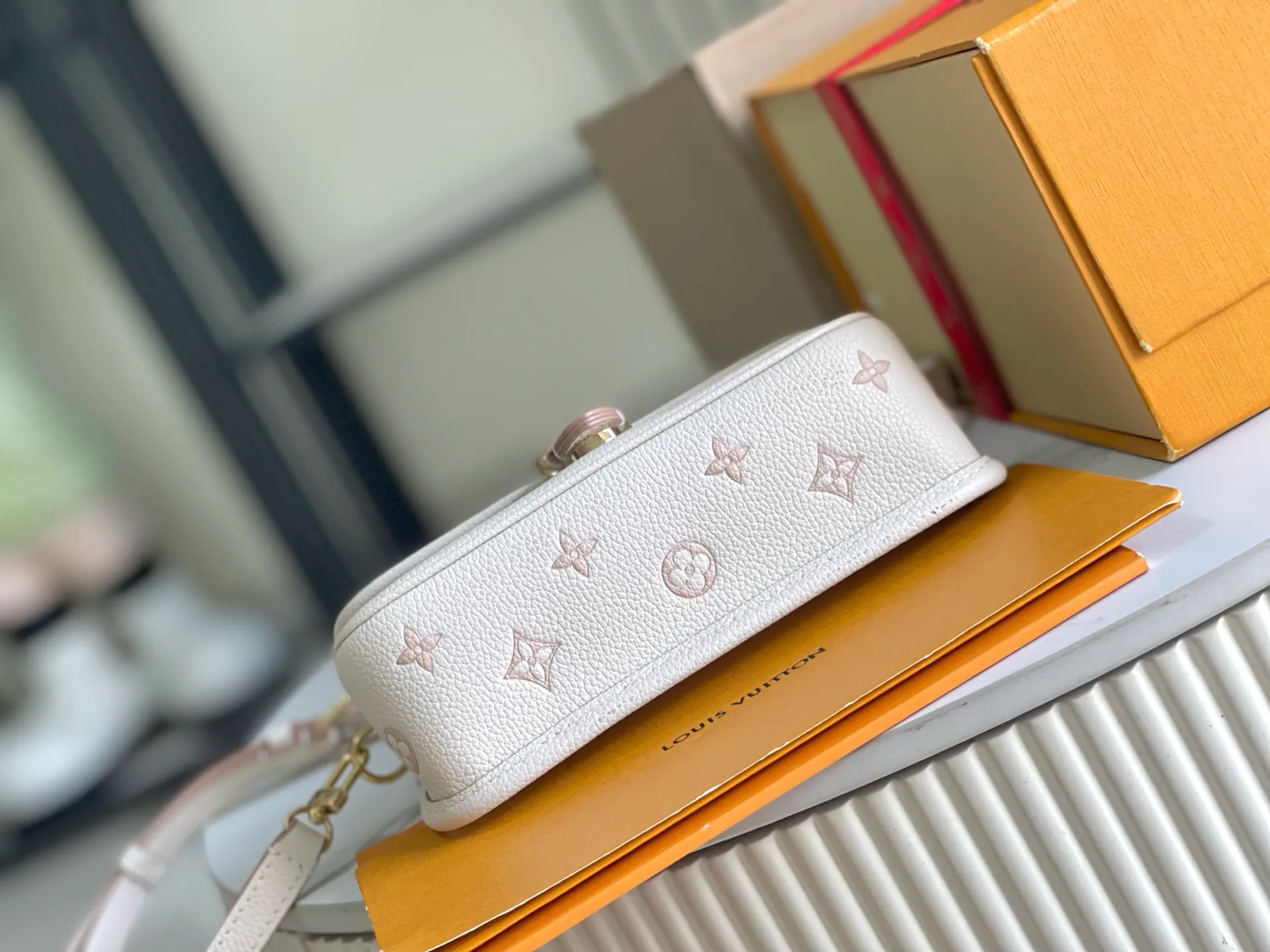 All Categories 💚 Authentic Grade Bags 💚 LV 2026 New LV Top Replica Crossbody Shoulder Bag
