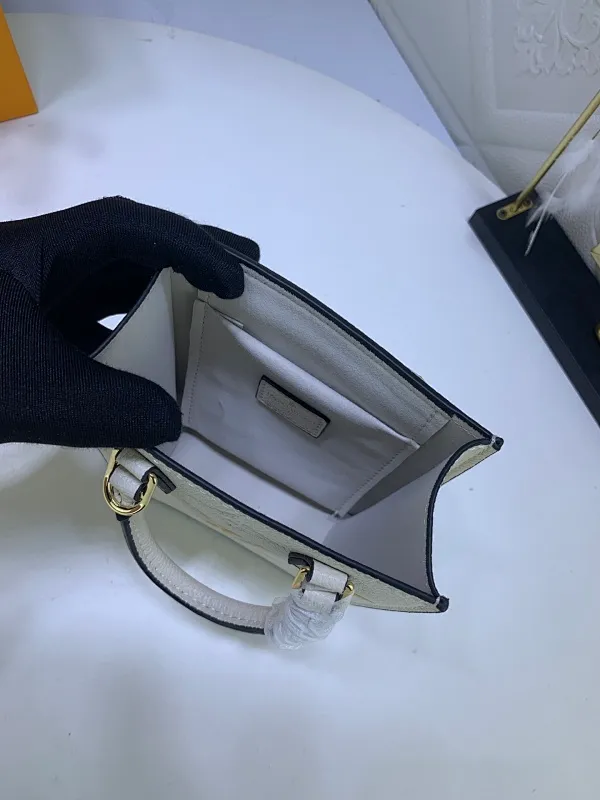 All categories Official website "Brand Women's Bags" Women's Bags 💙 LV 2022 official new LV handbag wholesale 58001200 High quality Size: 14-17-5 CM