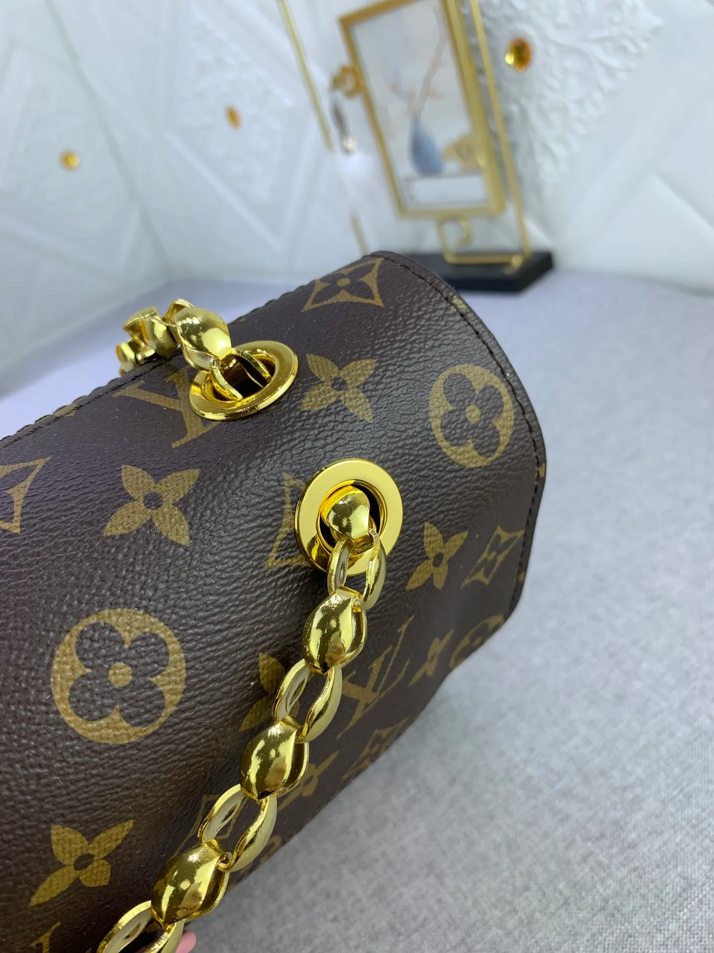 All Categories Official Website "Brand Women's Bags" Women's Bags 💙 LV French custom-made Monogram canvas and exquisite calfskin, top-notch handmade in Taiwan, perfect bottom arc of original order for quality, perfect combination of materials and unique hardware accessories, all investment regardless of cost, single shoulder, hand-held, cross-body all-match must-have style, exquisite crown lock buckle, showing the queen's style