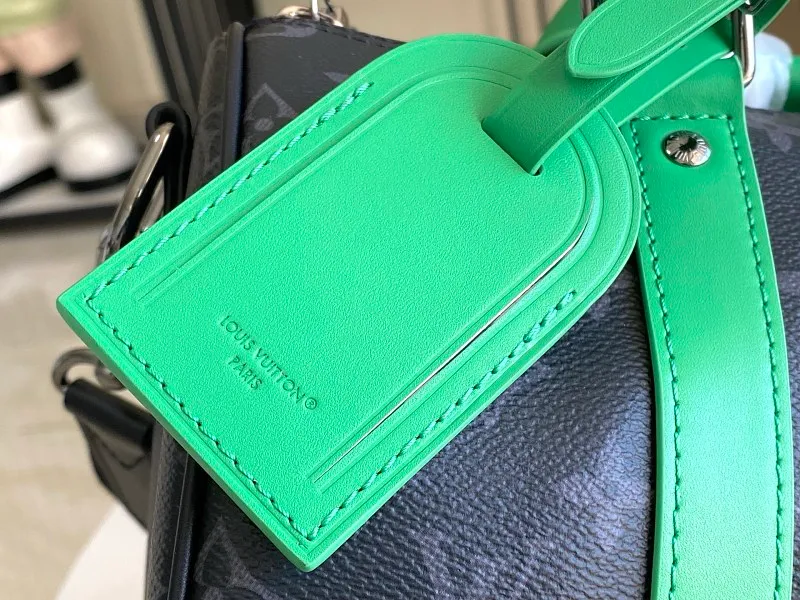 All Categories 💚 Authentic Grade Bags 💚 LV 2026 New LV Top Replica Crossbody Shoulder Bag