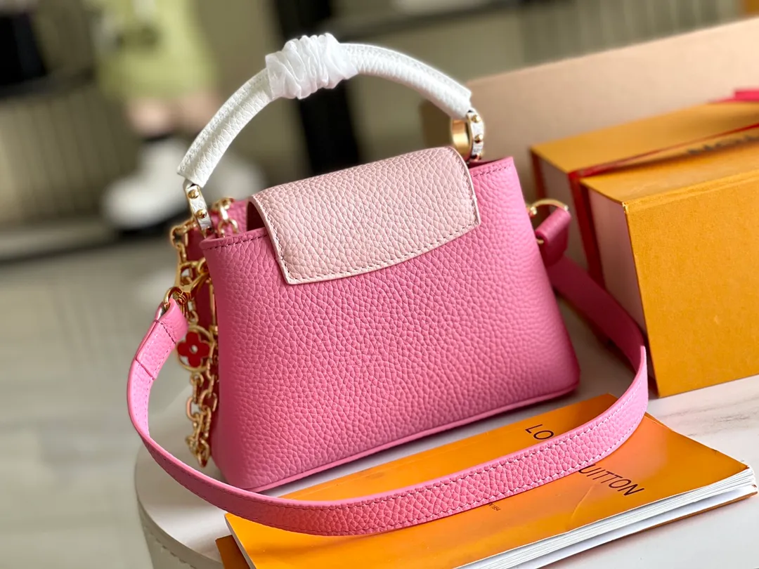All Categories 💚 Authentic Grade Bags 💚 LV 2026 New LV Top Replica Crossbody Shoulder Bag