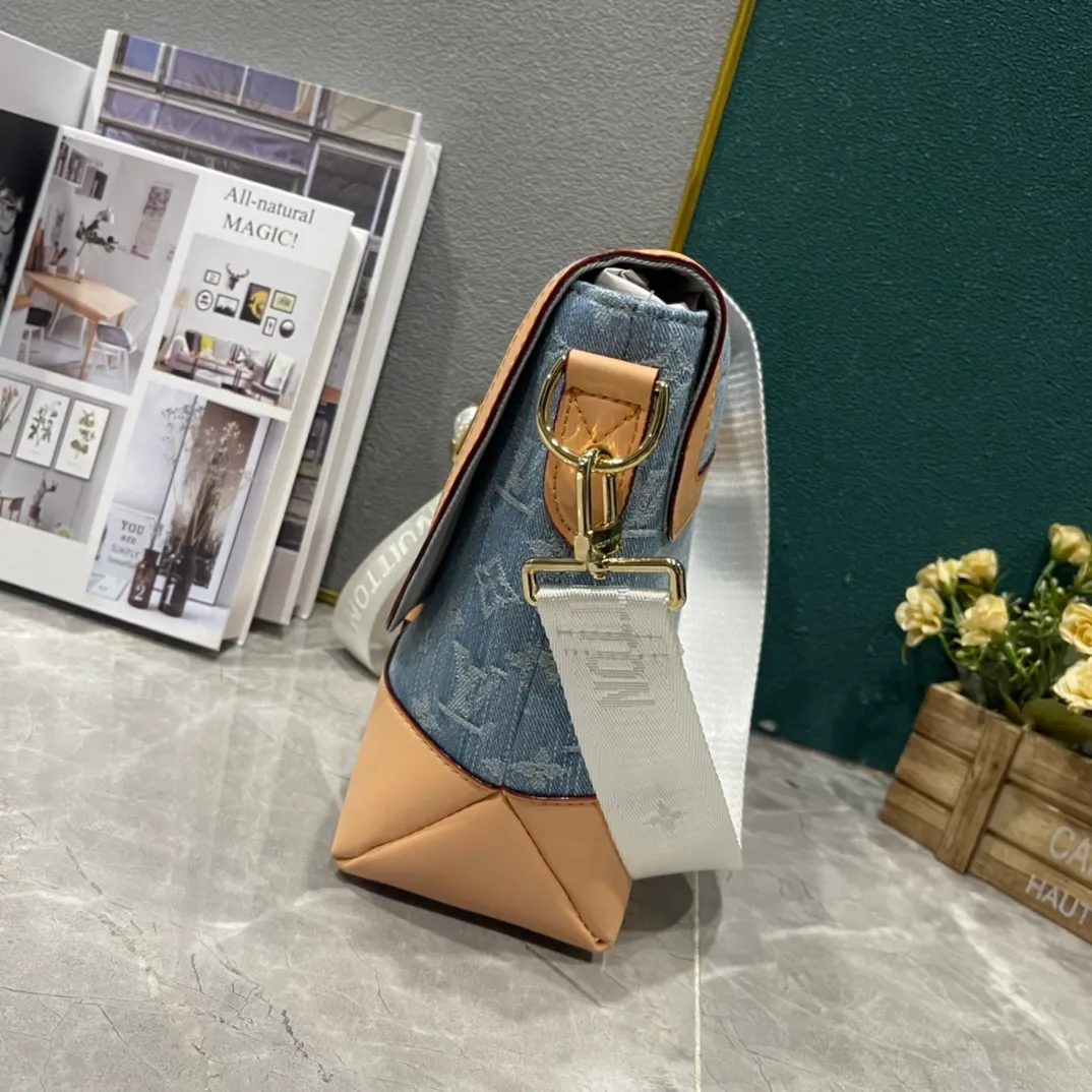 All Categories Official Website "Brand Women's Bags" Women's Bags 💙 LV 2026 New LV Crossbody Bag