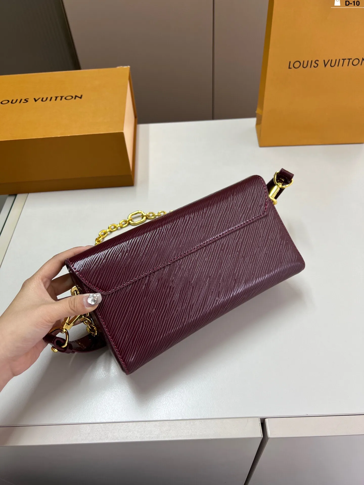 All categories Official website "Brand Women's Bags" Women's Bags 💙 LV 2025 new LV armpit bag