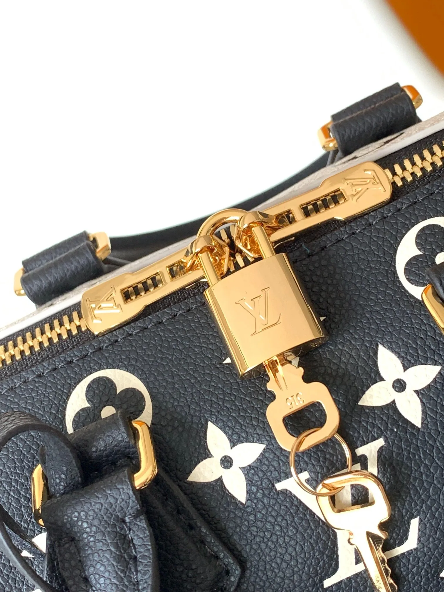 All Categories Official Website "Brand Women's Bags" Women's Bags 💙 LV 2024 Official Website New LV Crossbody Bags