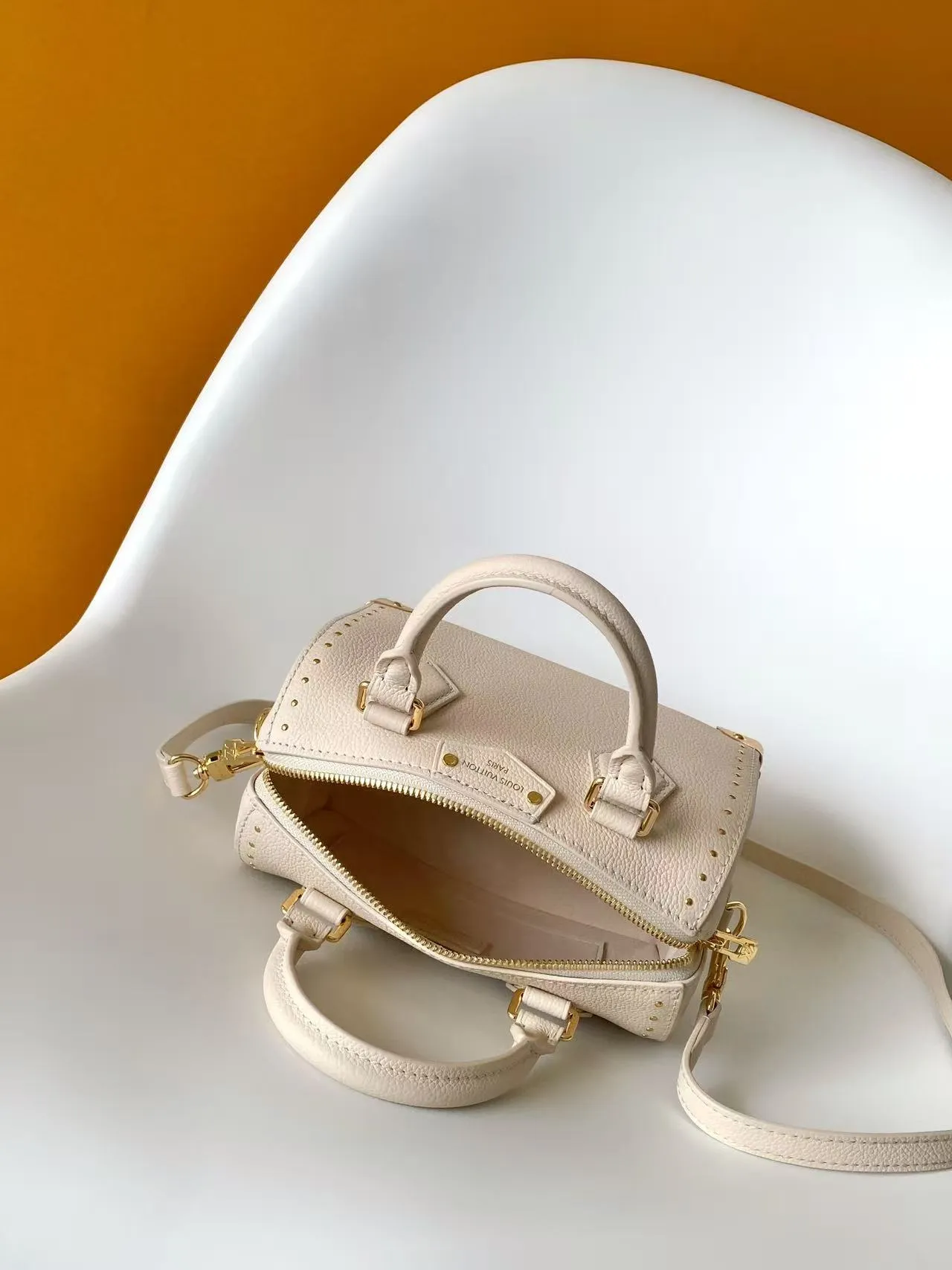 All Categories Official Website "Brand Women's Bags" Women's Bags 💙 LV 2026 New LV Crossbody Bag
